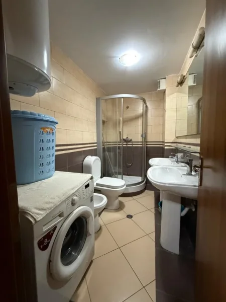 Tirane, jepet me qera apartament 2+1+Aneks+Ballkon Kati 1, 90 m² 600 € (RRUGA XHEMAL TAFAJ)