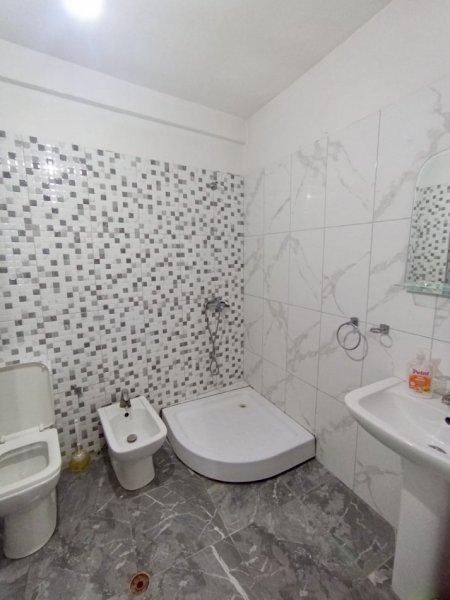Tirane, shitet apartament 2+1+Aneks+Ballkon Kati 4, 103 m² 120.000 € (Teodor Keko)