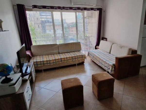 Tirane, jepet me qera apartament 2+1 Kati 4, 86 m² 550 € 