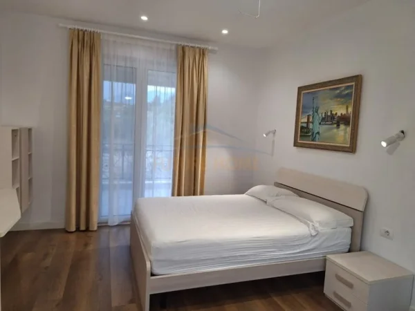 Tirane, shitet Vile 4+1+Ballkon Kati 2, 798 m² 650.000 € 
