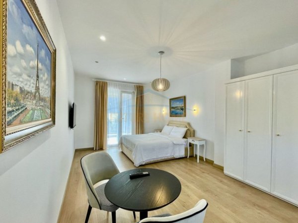 Tirane, shitet Vile 4+1+Ballkon Kati 2, 931 m² 850.000 € 