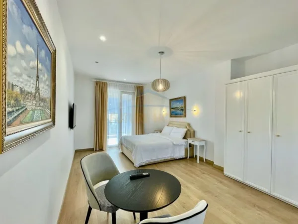 Tirane, shitet Vile 4+1+Ballkon Kati 2, 931 m² 850.000 € 