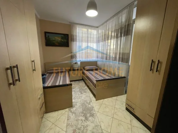 Tirane, jepet me qera apartament 2+1 Kati 3, 95 m² 500 € 