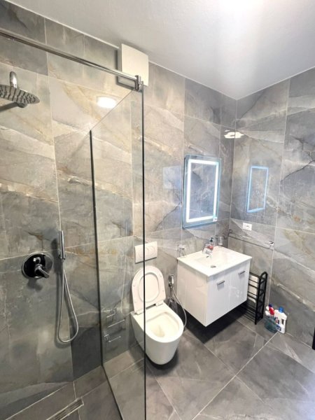 Tirane, jepet me qera apartament 1+1 Kati 2, 650 € (Blv zogu i pare)