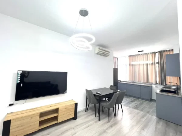 Tirane, jepet me qera apartament 1+1 Kati 2, 650 € (Blv zogu i pare)