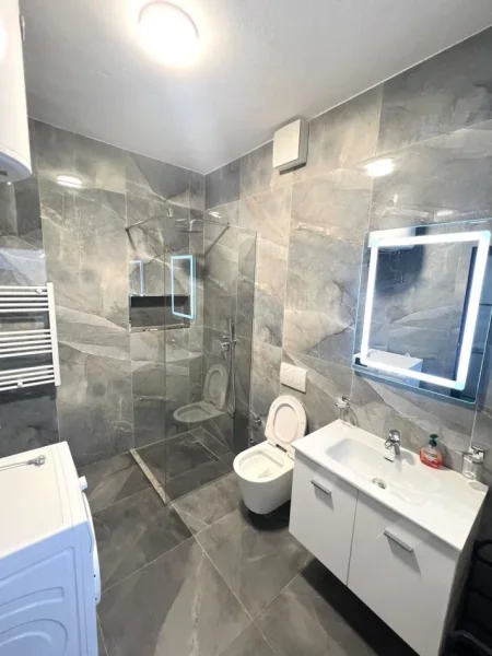 Tirane, jepet me qera apartament 1+1 Kati 2, 650 € (Blv zogu i pare)