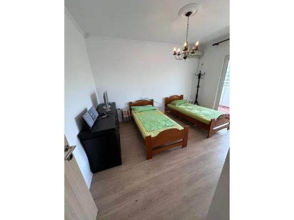 Tirane, shitet apartament 2+1+Ballkon Kati 4, 74 m² 147.000 € 