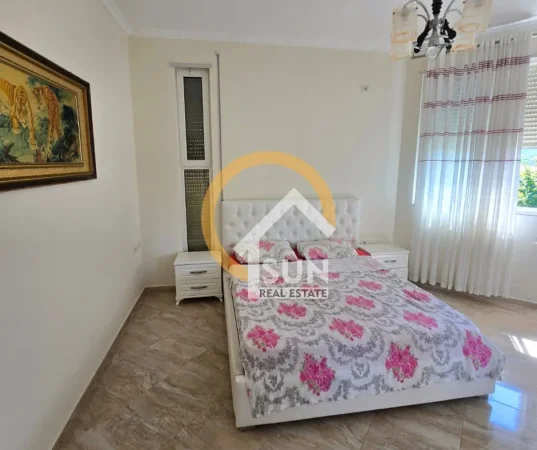 Shkoder, shitet Vile 4+1+Aneks+Ballkon Kati 0, 1.000 m² 250.000 € (DOBRAC, SHKODER)