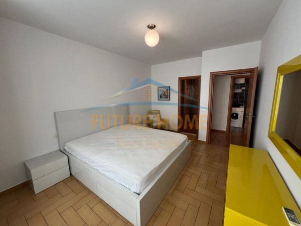 Tirane, jepet me qera apartament 2+1 Kati 5, 106 m² 1.000 € (Rruga Kavajes)