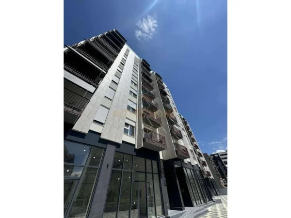 Tirane, jepet me qera apartament 1+1 Kati 3, 60 m² 600 € (UNAZA E RE)