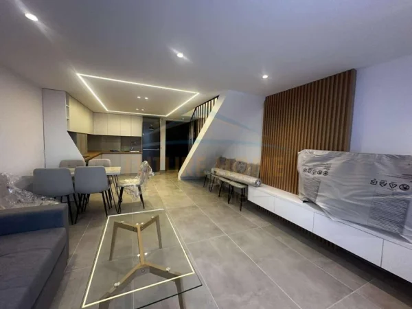 Tirane, shitet apartament duplex 1+1+Ballkon Kati 1, 75 m² 120.000 € (Yzberisht)