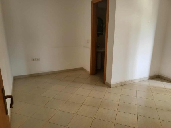 Tirane, jap me qera apartament 3+1+Aneks+Ballkon Kati 6, 250 m² 350 € (Tek Fizika Berthamore)