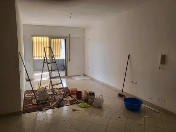 Tirane, jap me qera apartament 3+1+Aneks+Ballkon Kati 6, 250 m² 350 € (Tek Fizika Berthamore)