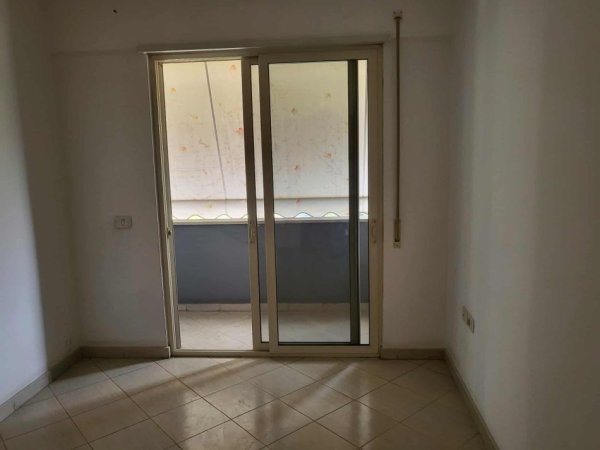 Tirane, jap me qera apartament 3+1+Aneks+Ballkon Kati 6, 250 m² 350 € (Tek Fizika Berthamore)