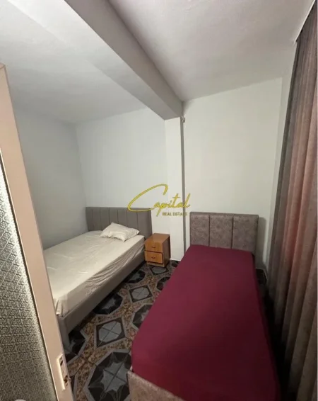 Tirane, jepet me qera apartament 2+1+Ballkon Kati 1, 100 m² 550 € (ISH PARKU)