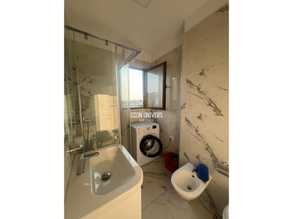 Tiranë, jepet me qira garsoniere, Kati 9, 40 m² 500 €