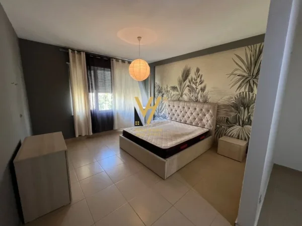 Tirane, shitet apartament 2+1+Ballkon Kati 3, 105 m² 240.000 € (LIQENI I THATE)