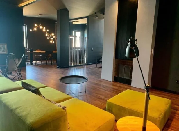 SHITET VILE LUKSOZE PRANE MULLETIT  900.000 €