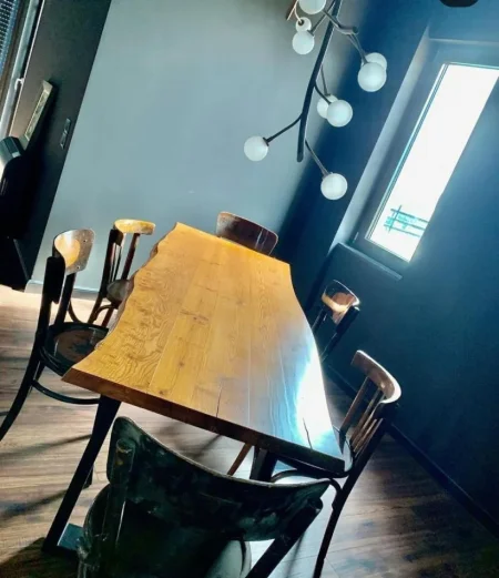 SHITET VILE LUKSOZE PRANE MULLETIT  900.000 €