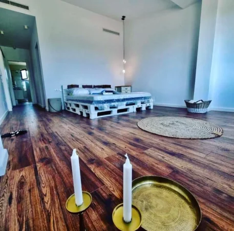 SHITET VILE LUKSOZE PRANE MULLETIT  900.000 €