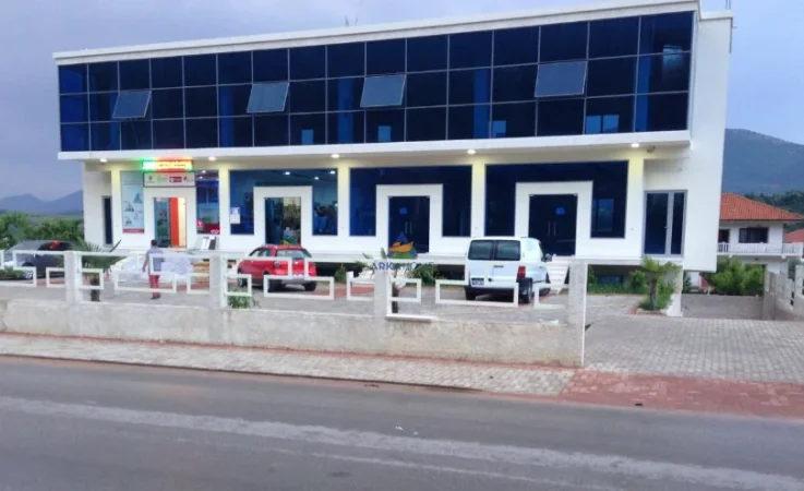 Tirane, jepet me qera ambjent biznesi Kati 0, 400 m² 1.200 € (BERZHITË)