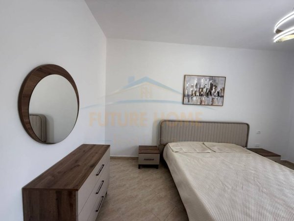 Shqiperi, jepet me qera apartament 1+1+Ballkon Kati 5, 78 m² 500 € (Restorant Fresku)