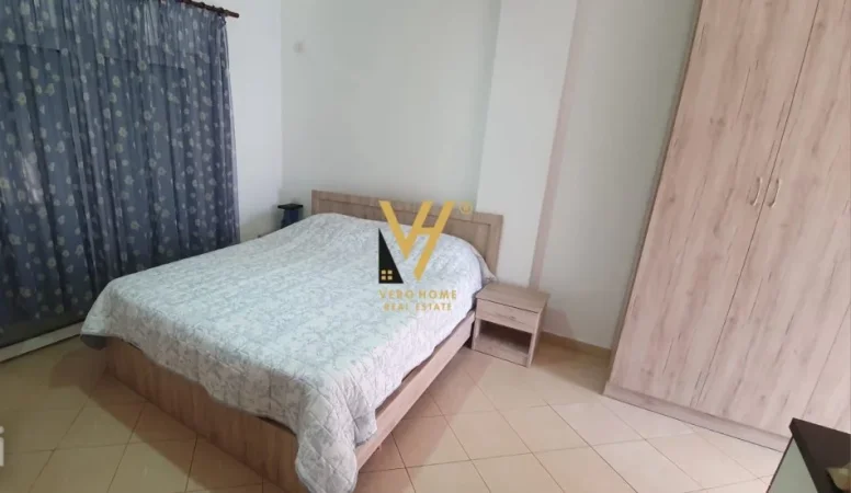 Tirane, jepet me qera apartament 2+1+Ballkon Kati 4, 110 m² 550 € (ALI DEMI)