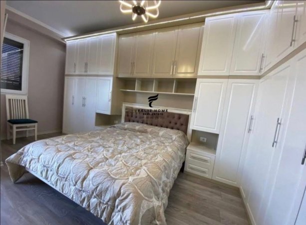 Tirane, jepet me qera apartament 1+1 Kati 6, 70 m² 550 € (KOMPLEKSI VINDI)