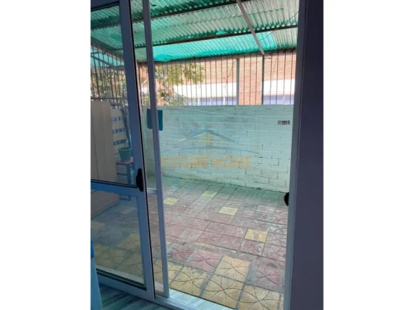 Tirane, shitet garsonier 1+1 Kati 0, 43 m² 75.000 € (QSUT)