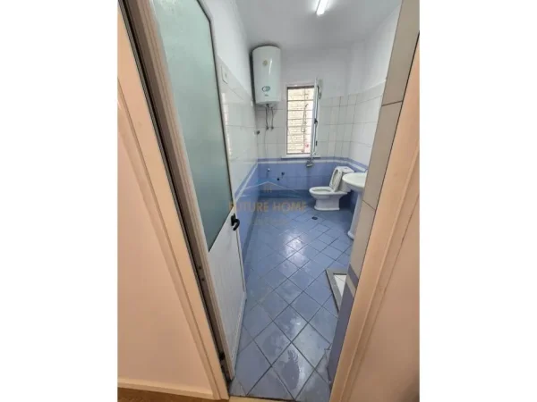 Tirane, shitet apartament 2+1+Ballkon Kati 7, 96 m² 210.000 € (Rruga e Kavajes)