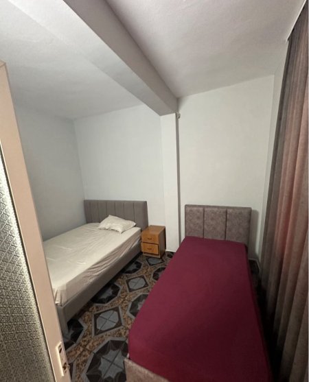 Tirane, jepet me qera apartament 2+1+Ballkon Kati 1, 100 m² 550 € (ISH PARKU AUTOBUZAVE)