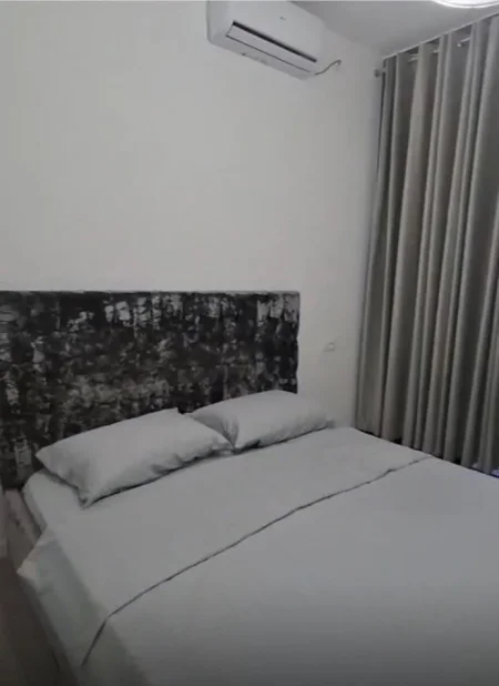 Tirane, jepet me qera apartament 1+1+Ballkon Kati 2, 90 m² 650 € (BULEVARDI ZOGU I PARE)