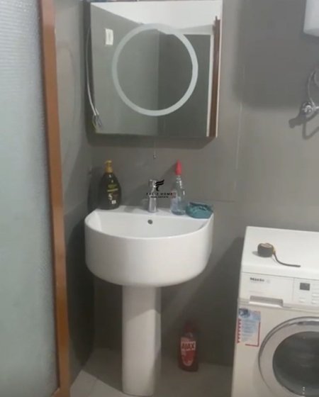 Tirane, jepet me qera shtepi 1+1 Kati 1, 350 € (KOMUNA PARISIT)