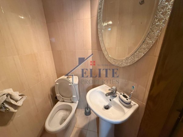 Tirane, jepet me qera apartament 1+1+Ballkon Kati 4, 80 m² 550 € (Shkolla e Kuqe)