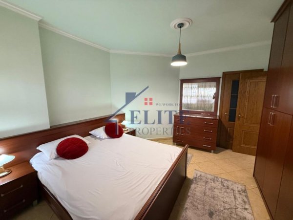 Tirane, jepet me qera apartament 1+1+Ballkon Kati 4, 80 m² 550 € (Shkolla e Kuqe)