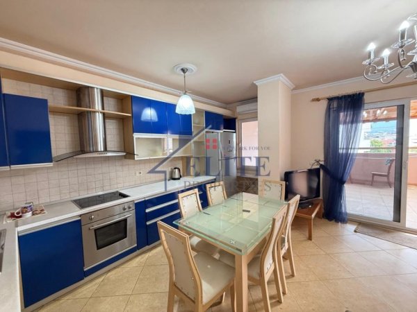 Tirane, jepet me qera apartament 1+1+Ballkon Kati 4, 80 m² 550 € (Shkolla e Kuqe)
