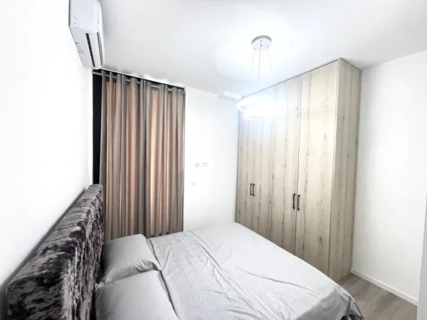 Tirane, jepet me qera apartament 1+1+Ballkon Kati 2, 60 m² 680 € (bulevardi zogu i pare)