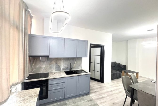 Tirane, jepet me qera apartament 1+1+Ballkon Kati 2, 60 m² 650 € (bulevardi zogu i pare)