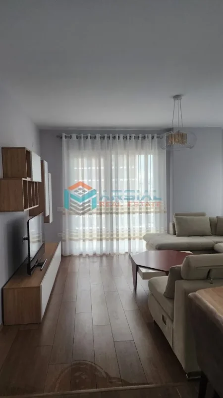 Tirane, jap me qera apartament 2+1+Ballkon Kati 5, 110 m² 550 € (Bulevardi Kashar)