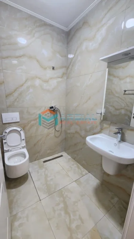Tirane, jap me qera apartament 2+1+Ballkon Kati 5, 110 m² 550 € (Bulevardi Kashar)