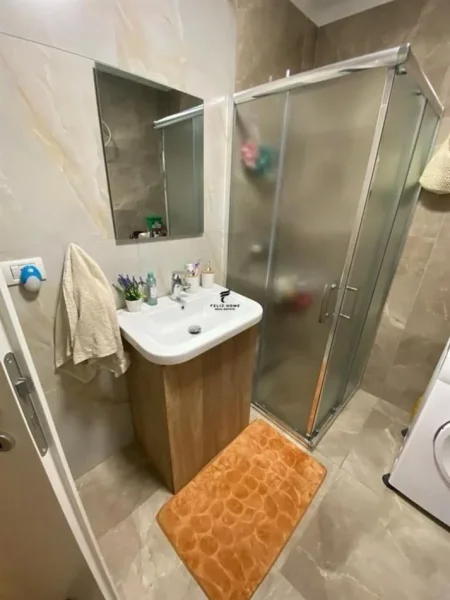 Tirane, shitet garsonier 1+1 Kati 1, 42 m² 66.000 € (KOMPLEKSI MANGALEM)