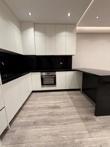 Tirane, jepet me qera apartament 1+1+Ballkon , 70 m² 600 € 