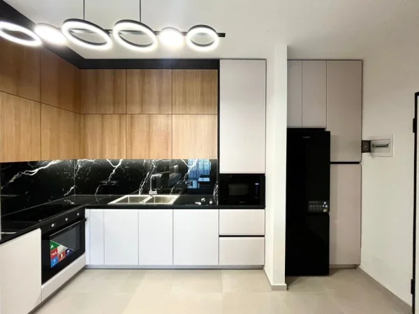 Tirane, jepet me qera apartament 1+1 Kati 2, 91 m² 900 € (PRANE GJIMNAZIT ARBEN BROCI)