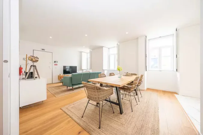 Tirane, jepet me qera apartament 1+1+Ballkon Kati 2, 85 m² 800 € (myslym shyri)