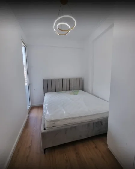 Tirane, jepet me qera apartament 1+1+Ballkon Kati 1, 70 m² 