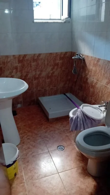 Tirane, shitet apartament 2+1+Ballkon Kati 3, 87 m² 155.000 € (Fusha e Aviacionit)