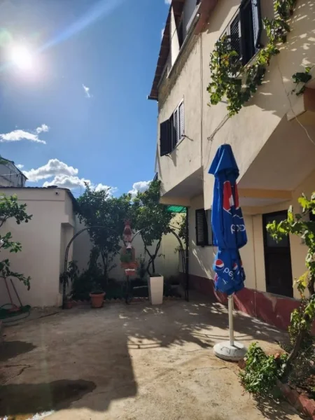 Tirane, shitet Vile 2 Katshe , 198 m² 