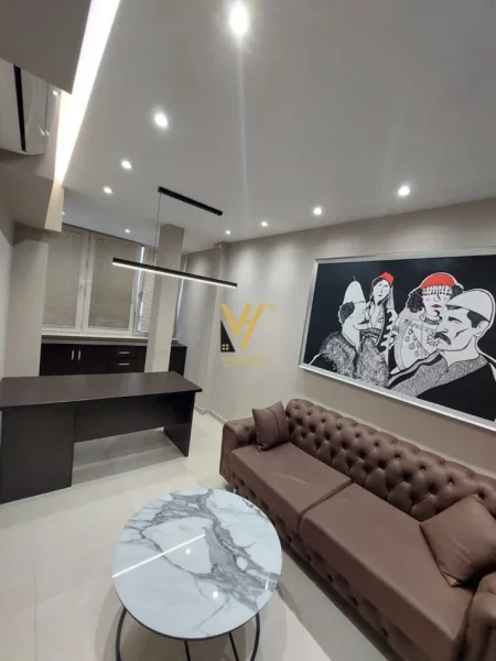 Tirane, jepet me qera zyre Kati 1, 25 m² 600 € (MYSLYM SHYRI)