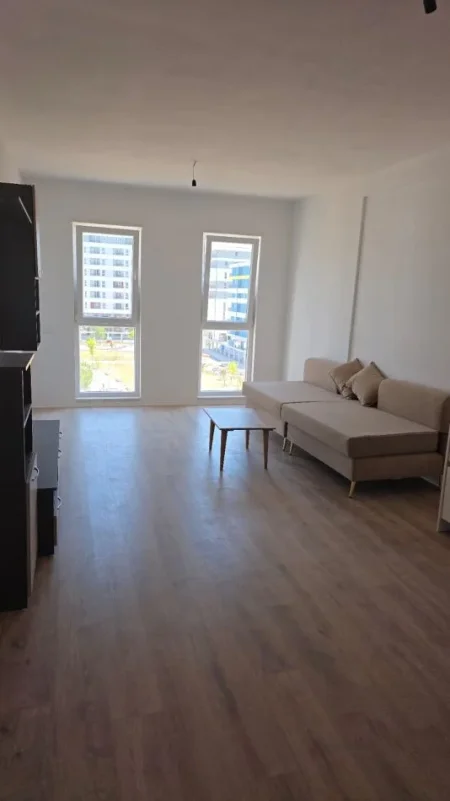 Tirane, Jepet me Qira apartament 2+1+Ballkon Kati 4, 96 m² (UNIVERS CITY)