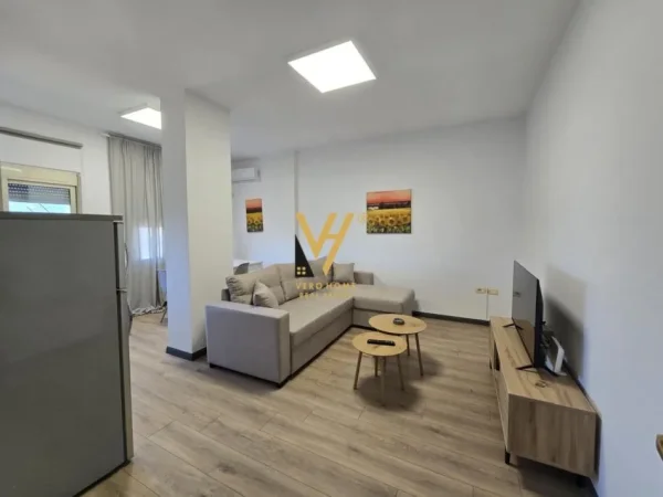 Tirane, shitet apartament 2+1+Ballkon Kati 5, 82 m² 185.000 € (KOMUNA E PARISIT)